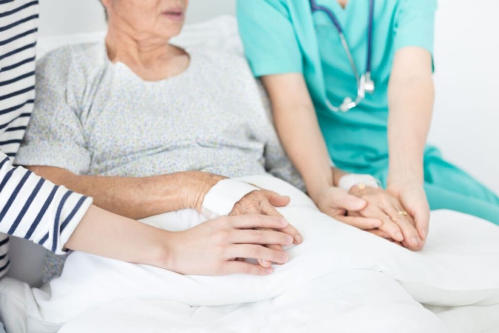 categorie varstnici ingrijire paliativa